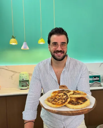 Flatbreads γεμιστά με τυρί