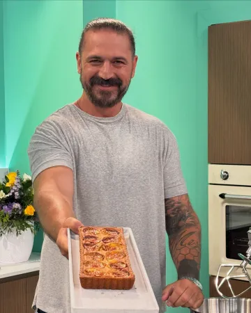 Τάρτα με σύκα και κρέμα frangipane του Δημήτρη Μακρυνιώτη