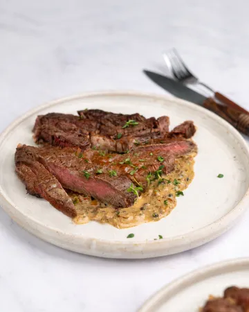 Rib eye με πιπεράτη σάλτσα