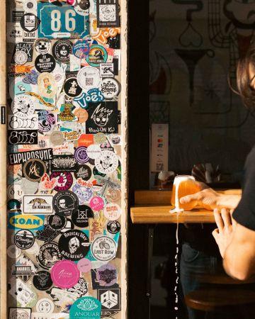 Strange Brew: Για μπίρα στο δημοφιλές taproom στο Κουκάκι