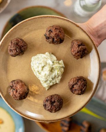 Dopios: Δοκιμάσαμε το μενού στο νέο μεζεδοπωλείο του Χριστόφορου Πέσκια στη Γλυφάδα