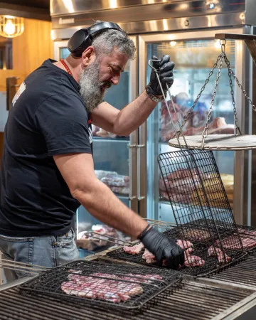 Agrios: Μια χασαποταβέρνα στα Ιλίσια που ήρθε για να μείνει