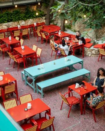 Κλακάζ στο Μοναστηράκι