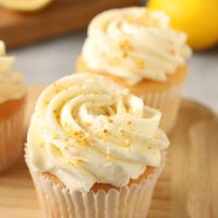 Cupcakes λεμονιού με frosting