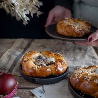 Συνταγές για πασχαλινά τσουρέκια και κουλούρια