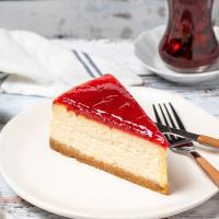 Cheesecake με ζαχαρούχο γάλα και μαρμελάδα φράουλα