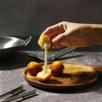 Τυροκροκέτες με Σαν Μιχάλη Σύρου Τυροκροκέτες