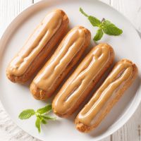 Εκλέρ με γεύση μόκα