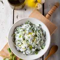 Σαλάτα με γλιστρίδα και γιαούρτι