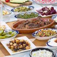 Ποιοι είναι οι σωστοί μεζέδες για την μπίρα και το ούζο σου 