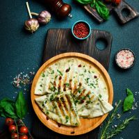 Flatbreads με πατάτα και σπανάκι