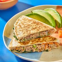 Quesadillas με τονοσαλάτα