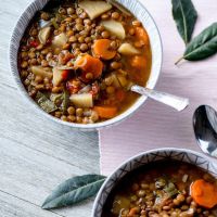 Φακές σούπα με χειμωνιάτικες ρίζες