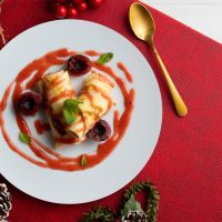 Κρέπες με κρέμα cheese cake και βύσσινο
