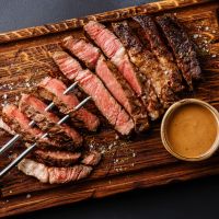 Premium κοπές: Τι είναι τα rib eye, t-bone, tomahawk