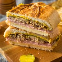 Σάντουιτς με χοιρινό που περίσσεψε 