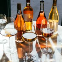 Πώς να επιλέξεις το σωστό ποτήρι για το κρασί που αγαπάς