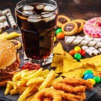 Υπερεπεξεργασμένα τρόφιμα: Tι είναι και ποιοι οι κίνδυνοι για την υγεία, σύμφωνα με τις έρευνες 