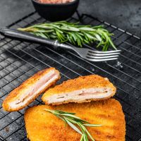 Σνίτσελ κοτόπουλο cordon bleu