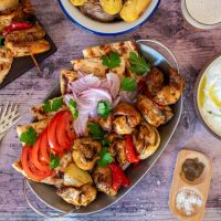 Τσικνοπέμπτη: Συνταγές για κρεατικά, συνοδευτικά και σάλτσες