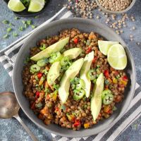 Φακές με αβοκάντο