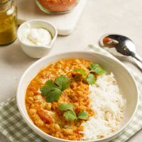 Κάρι με κόκκινες φακές και ρεβίθια