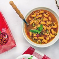 Ανοιξιάτικο μινεστρόνε με στριφτόνι με τομάτα, φακές και λαχανικά