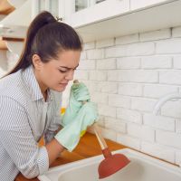 10 τρόφιμα που φράζουν τον νεροχύτη σου και πώς να τα διαχειριστείς