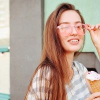 Γιατή η Gen Z έχει κόλλημα με τα γλυκά