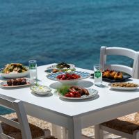Τρώγοντας και πίνοντας στην Πάρο: 11 διευθύνσεις για να περάσεις καλά φέτος το καλοκαίρι
