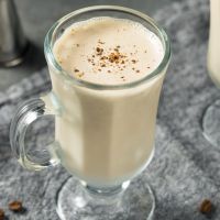 Frozen Irish Coffee: Ο παγωμένος καφές με παγωτό που μοιάζει με επιδόρπιο