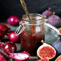 Chutney με σύκα και κόκκινα κρεμμύδια