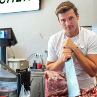 Son of a butcher: Ένας κρεοπώλης σκέτο μοντέλο