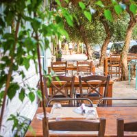 Πλατεία Βαρνάβα: Όλα όσα αξίζει να φας και να πιεις στο αγαπημένο στέκι του Παγκρατίου
