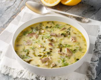 Θεσσαλονίκη: Λίστες αναμονής για μαγειρίτσα και πακέτο κατεψυγμένο μέχρι και στο εξωτερικό