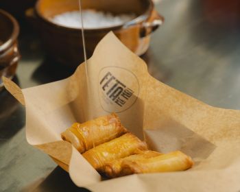 Feta Me Meli: Το νέο street food spot στου Ψυρρή