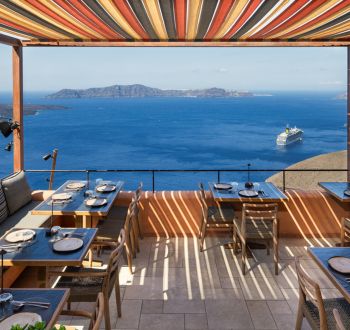 Το Rizes Gastro Taverna επιστρέφει στη Σαντορίνη