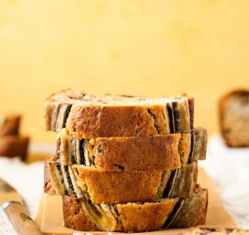 Banana bread με κανέλα, πορτοκάλι και φιστίκι Αιγίνης