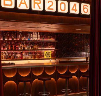 Bar 2046: Κινηματογραφική έξοδος που συνδυάζει ταινία, ποτό και μουσική