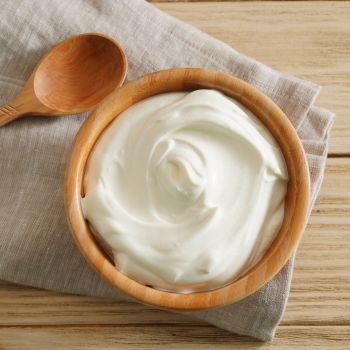 Γιαούρτι: Από πού προέρχεται η λέξη και πώς λέγεται στα ελληνικά; 