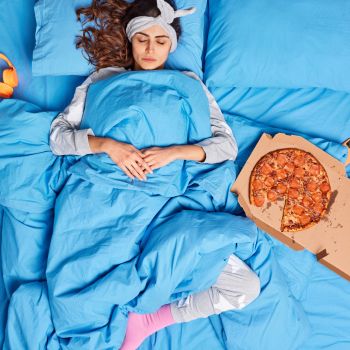 Γιατί πεινάμε περισσότερο όταν δεν κοιμόμαστε καλά; 