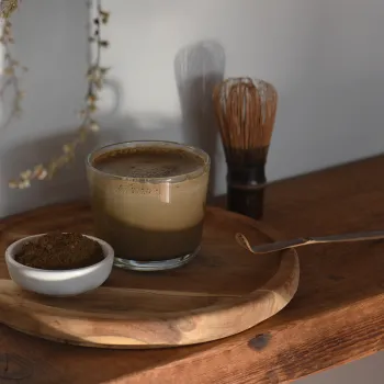 Τι είναι το hojicha: Το καβουρδισμένο πράσινο τσάι που γίνεται παγκόσμιο trend