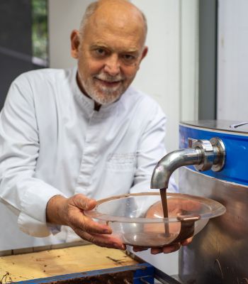 To Sunday Brunch του Athénée επιστρέφει με guest pastry chef τον Στέλιο Παρλιάρο