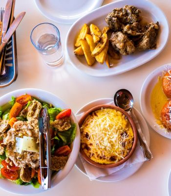 Authenticity for sale: Όταν η γαστρονομία γίνεται performance