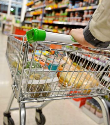 Εορταστικό ωράριο Πάσχα 2026: Πότε ξεκινά - Ποιες Κυριακές θα είναι τα καταστήματα ανοιχτά 