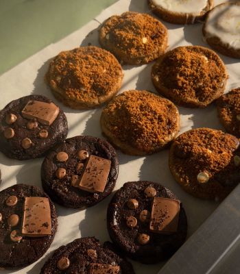 Kuki: Το νέο spot για cookies που σχηματίζει ουρές στη Γλυφάδα 