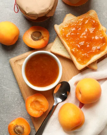 Easy homemade apricot jam