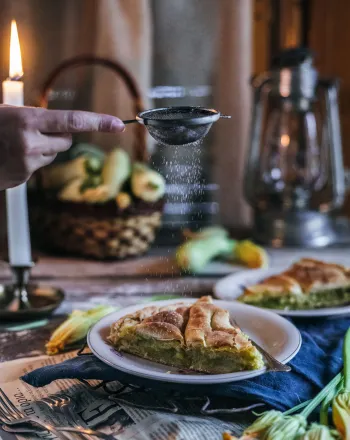 Vegan πίτα με κρέμα από πράσινα κολοκυθάκια