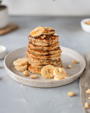 Pancakes χωρίς ζάχαρη, με ταχίνι και μπανάνα Pancakes με ταχίνι και μπανάνα