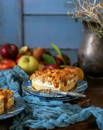 Μηλόπιτα με κρέμα cheesecake και crumble